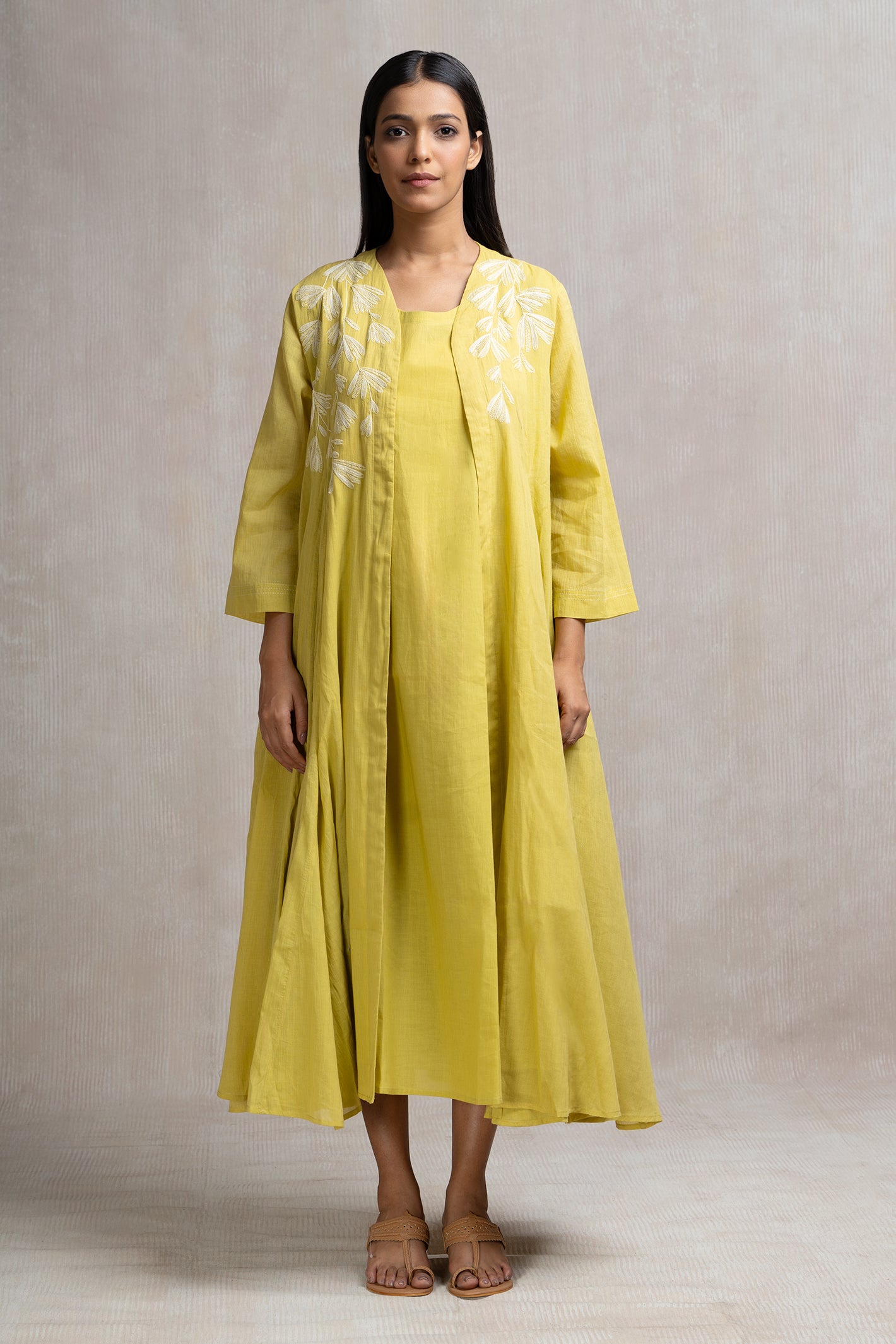 Soft Bloom Cape set