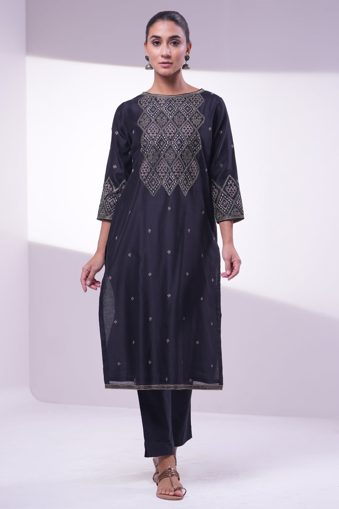Black Embroidered Chanderi Kurta