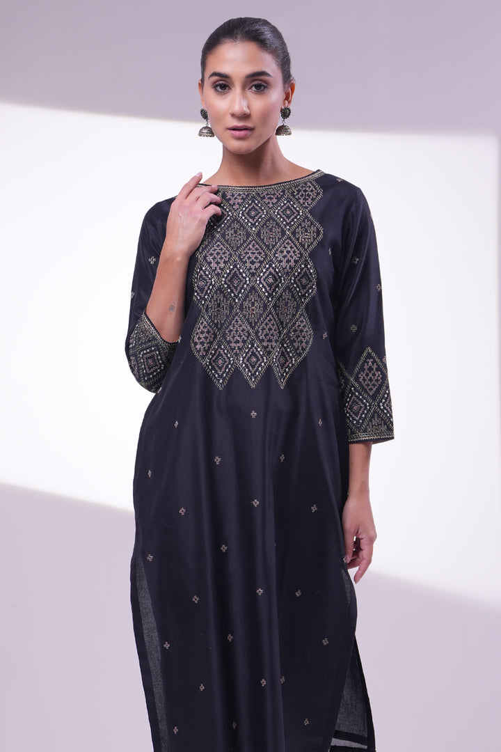 Black Embroidered Chanderi Kurta