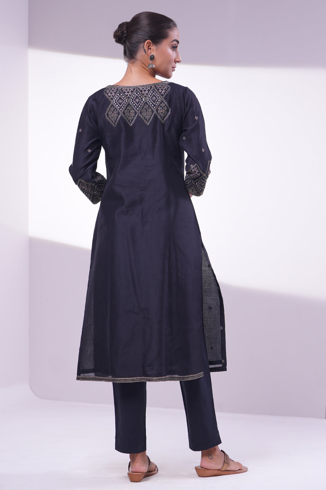 Black Embroidered Chanderi Kurta