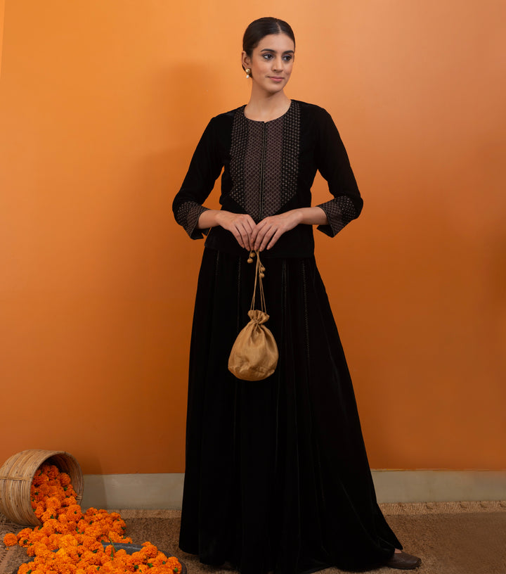 Black velvet skirt traditional dress 2025