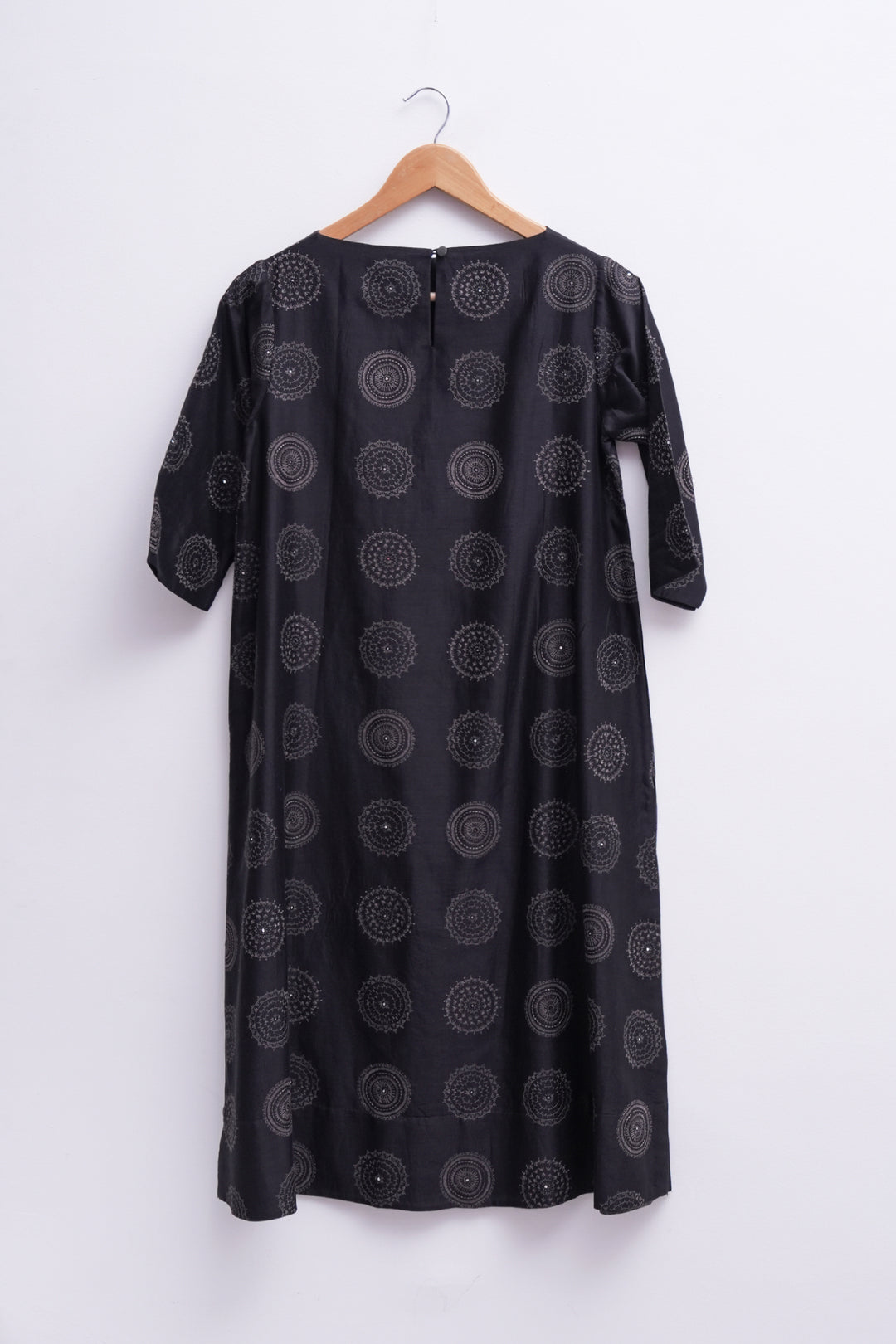 Black Embroidered Chanderi Kurta