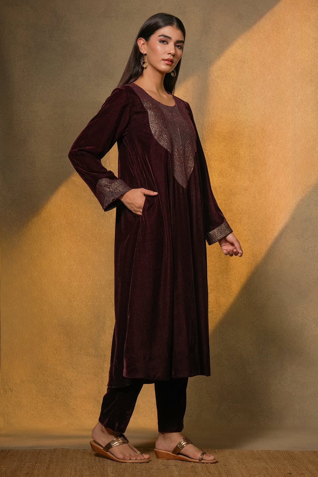 Plum Velvet Kurta with Pants and Organza Dupatta