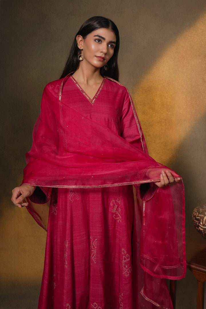 Hot Pink Hand Embroidered Silk Kurta with Organza Dupatta