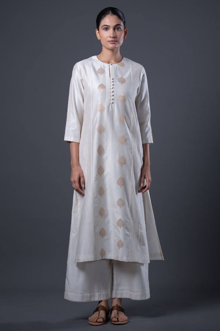 Natural Hand Embroidered Banarsi Chanderi Kurta