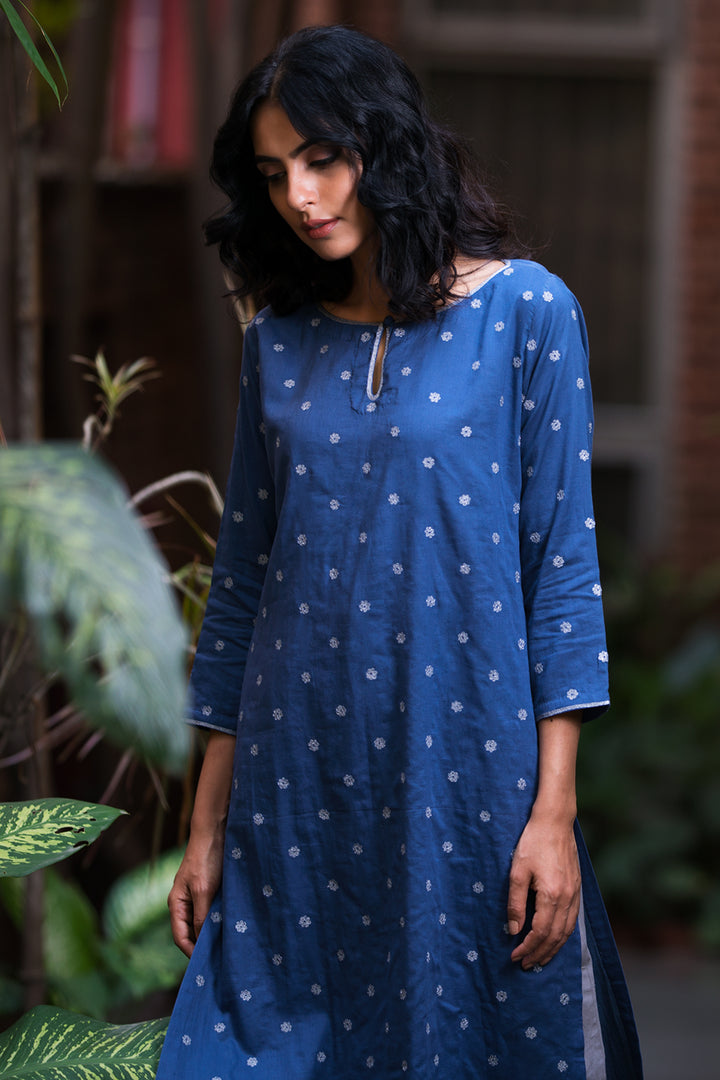 Blue embroidered cambric kurta