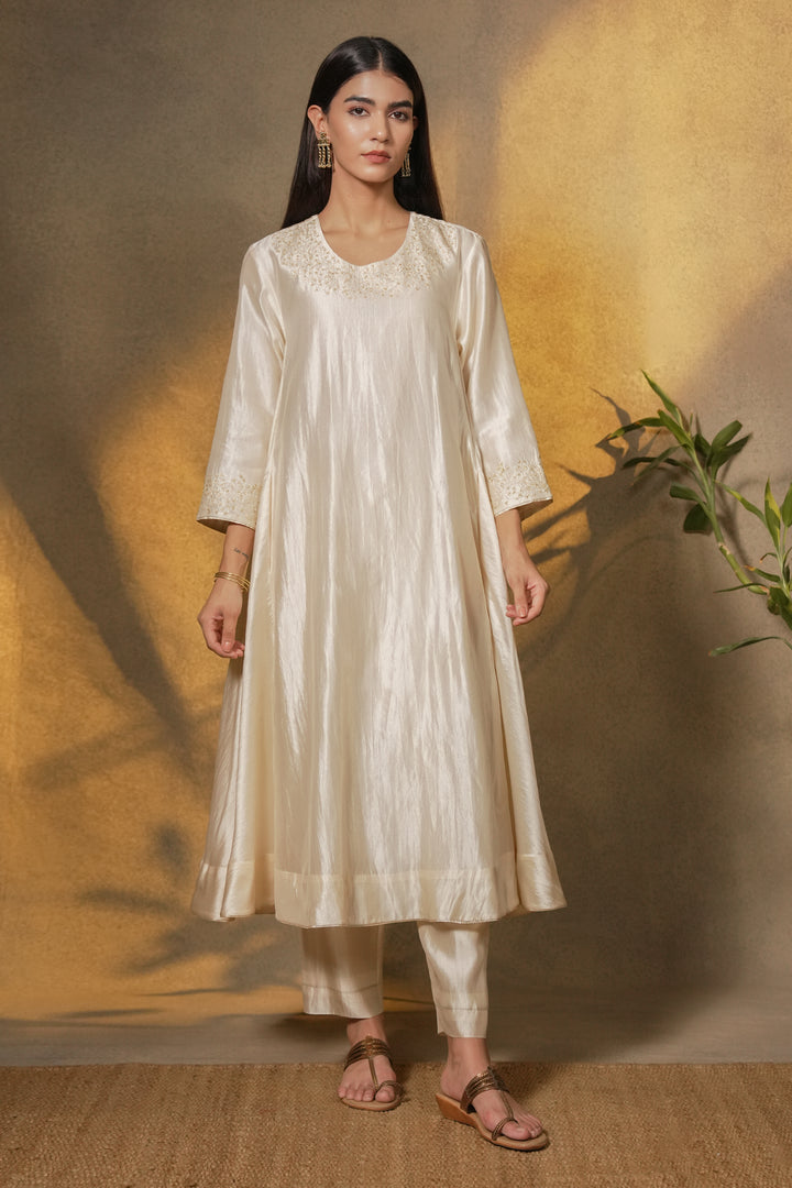 Natural Embroidered Silk Kurta with Pants and Organza Dupatta