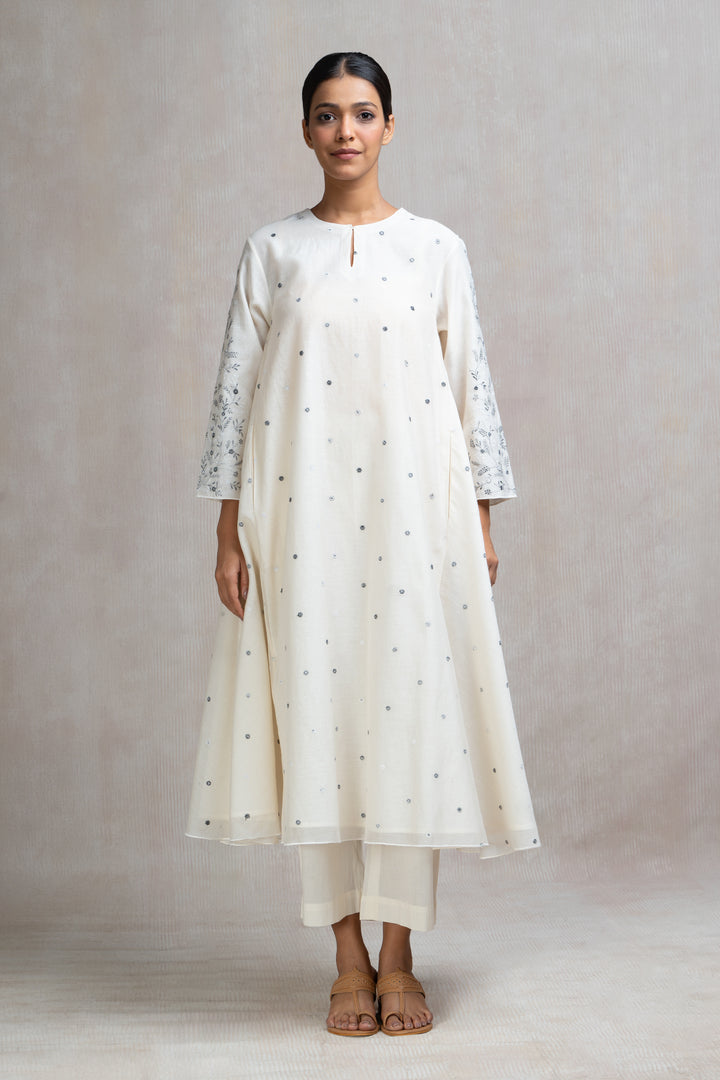 Thread Embroidered Chanderi Kurta Set with Pants & Dupatta