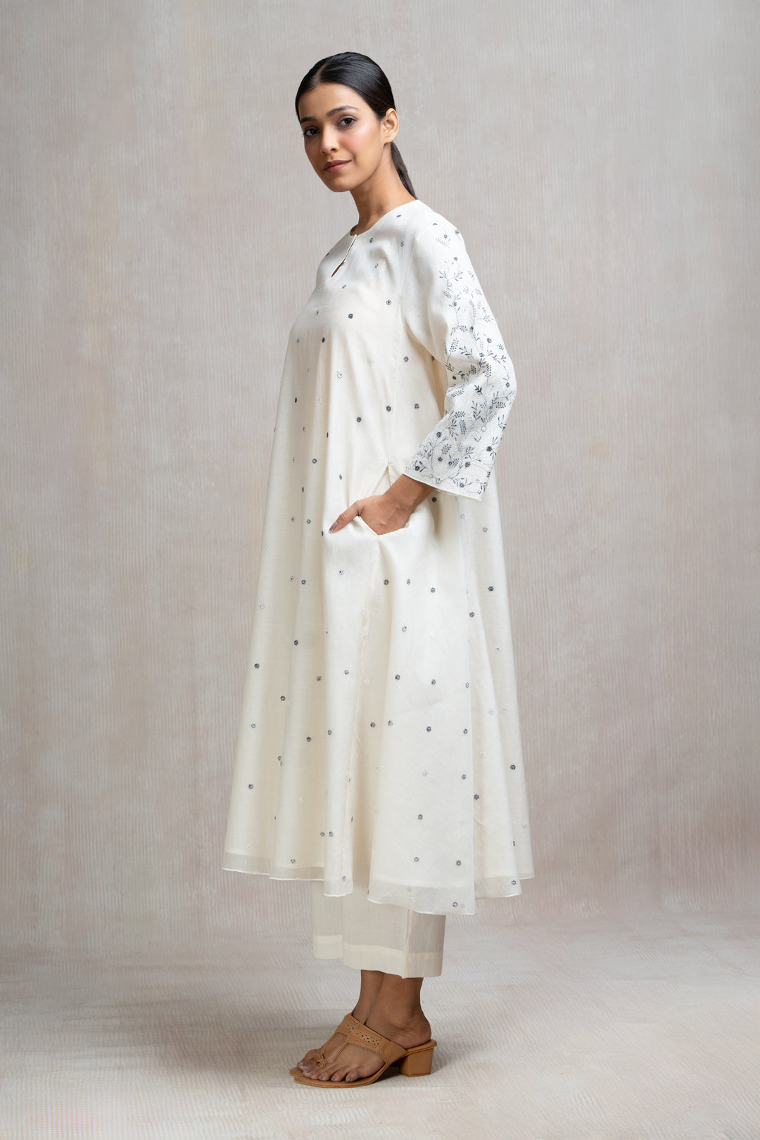 Thread Embroidered Chanderi Kurta Set with Pants & Dupatta