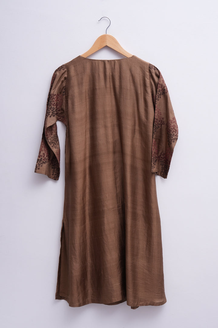 Gold Cotton Silk Embroidered Kurta