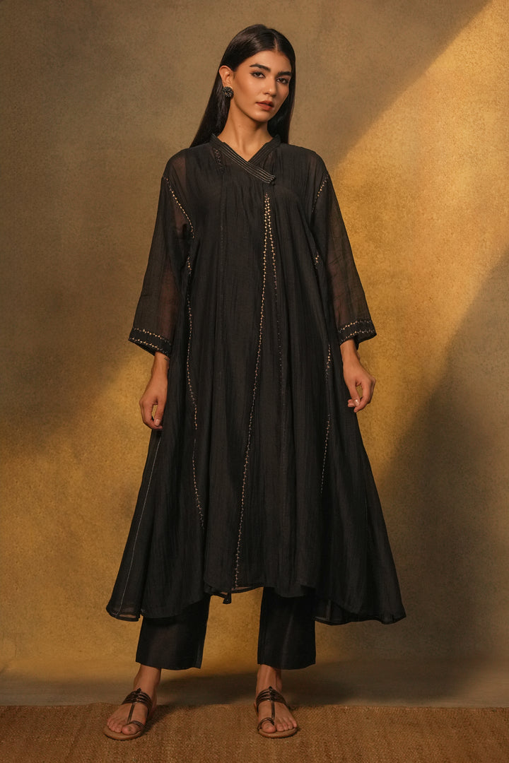 Black Embroidered Chanderi Choga