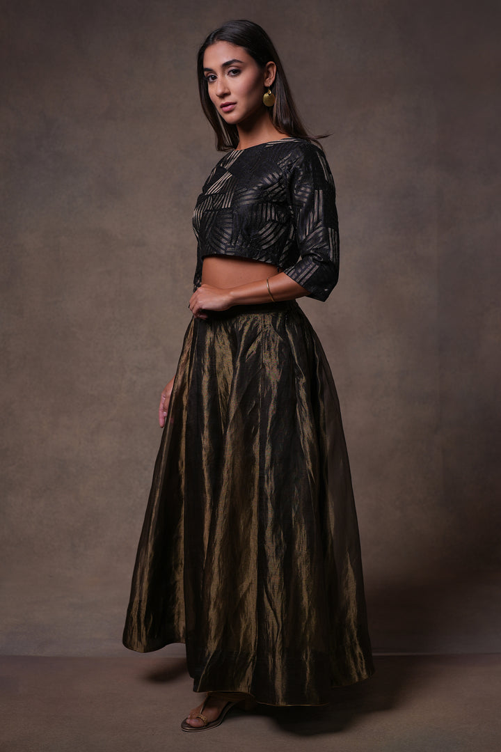 Gold solid flared skirt