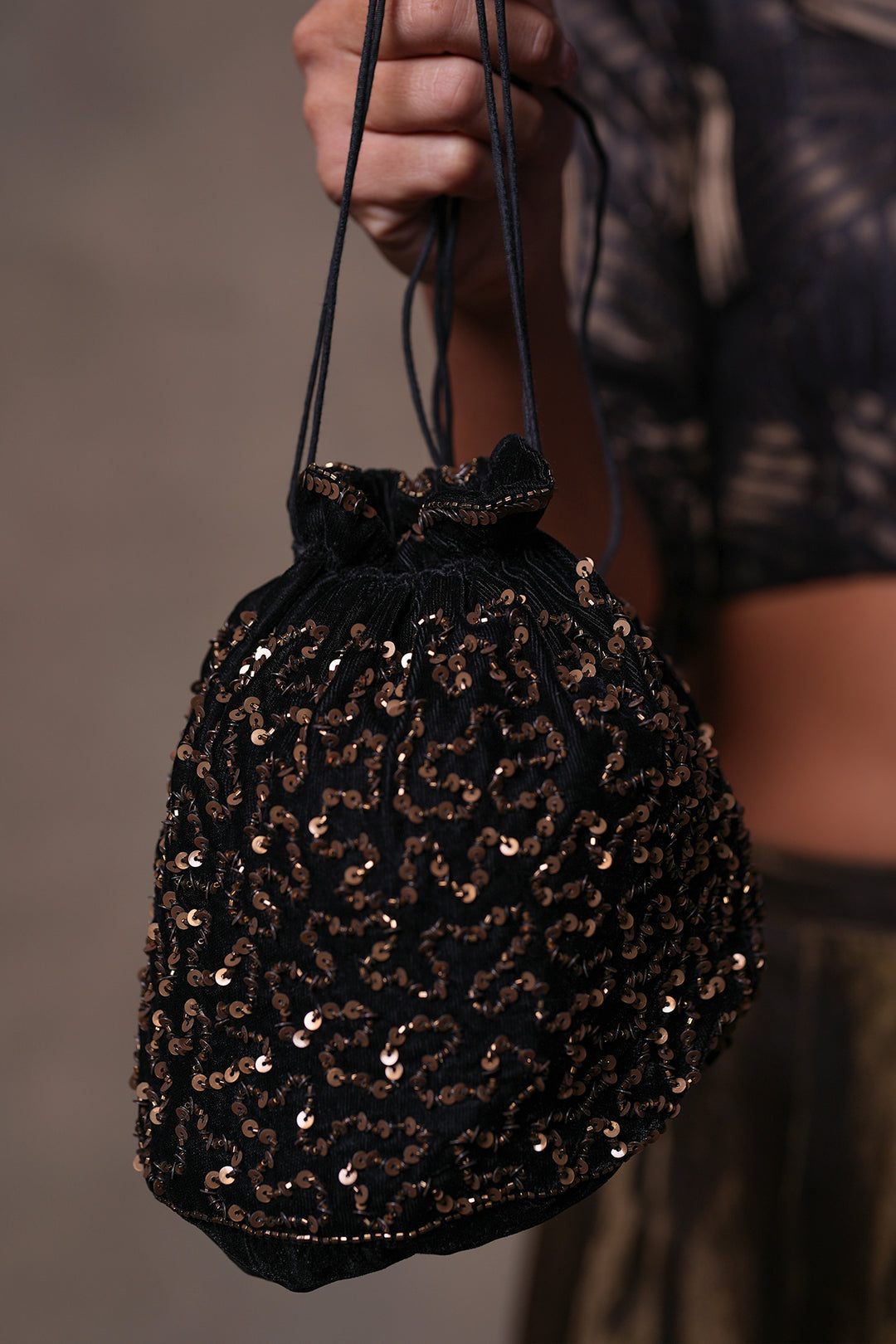 Ocean of Wonders Black Velvet Potli – Tulsi Online