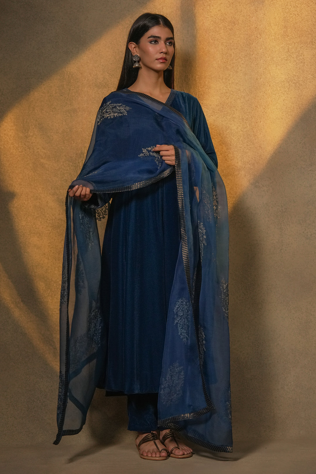 Turquoise Velvet Kurta with Pants and Organza Dupatta