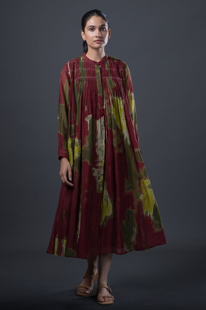 Maroon and Green Abstract Print Pleated Chanderi Midi Dress