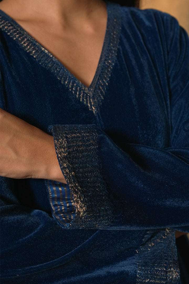 Turquoise Velvet Kurta with Pants and Organza Dupatta