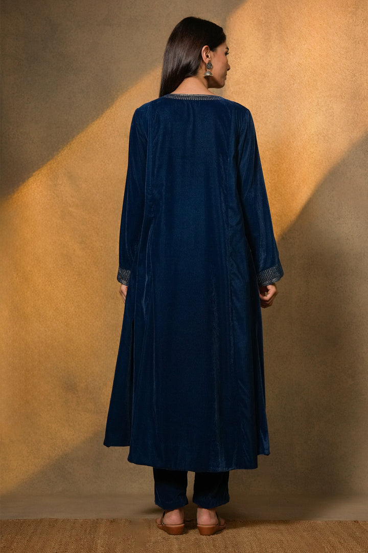 Turquoise Velvet Kurta with Pants and Organza Dupatta