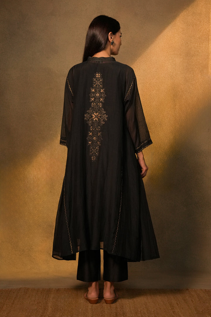 Black Embroidered Chanderi Choga