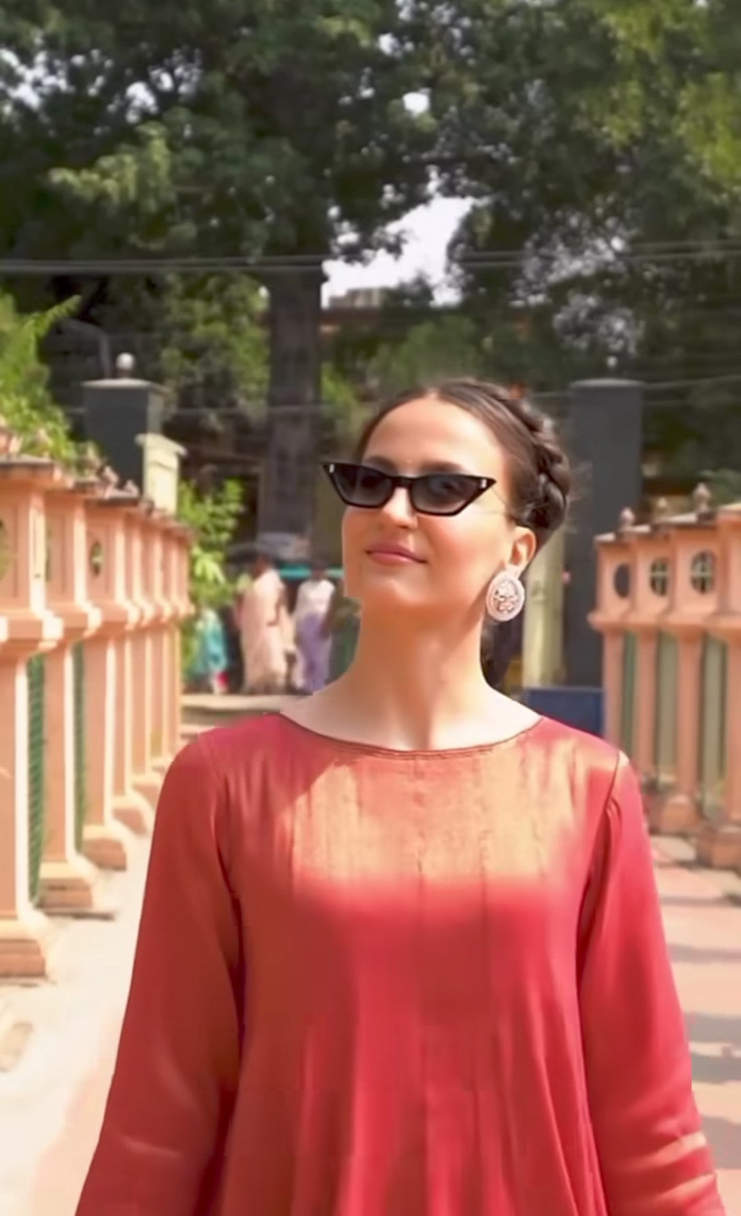 Elli Avrram in Pink Tissue Kurta with Palazzo Pants Set