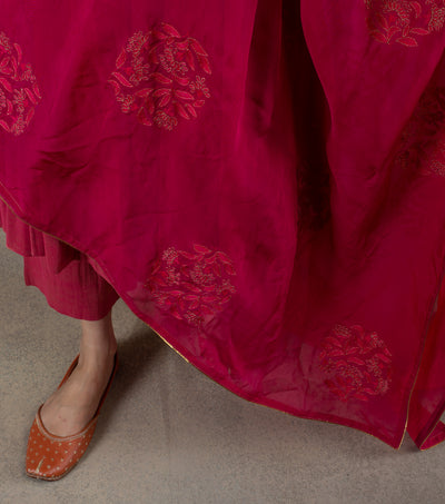 Pink zari embroidered Organza dupatta