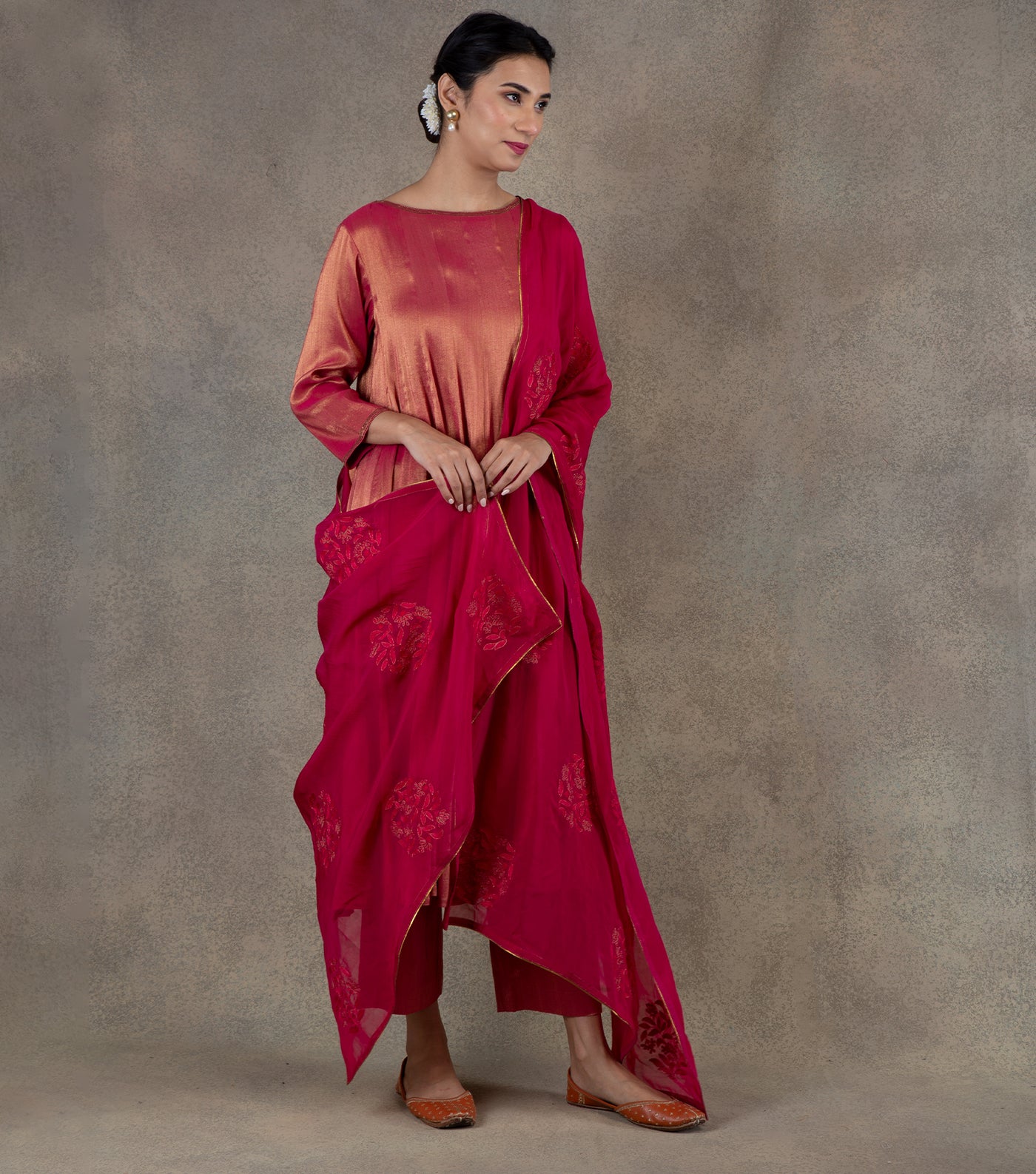 Pink zari embroidered Organza dupatta