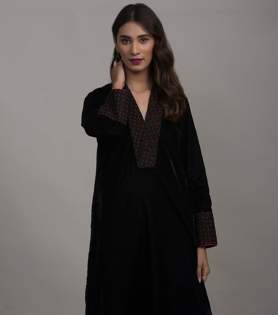 Black embroidered velvet kurta set