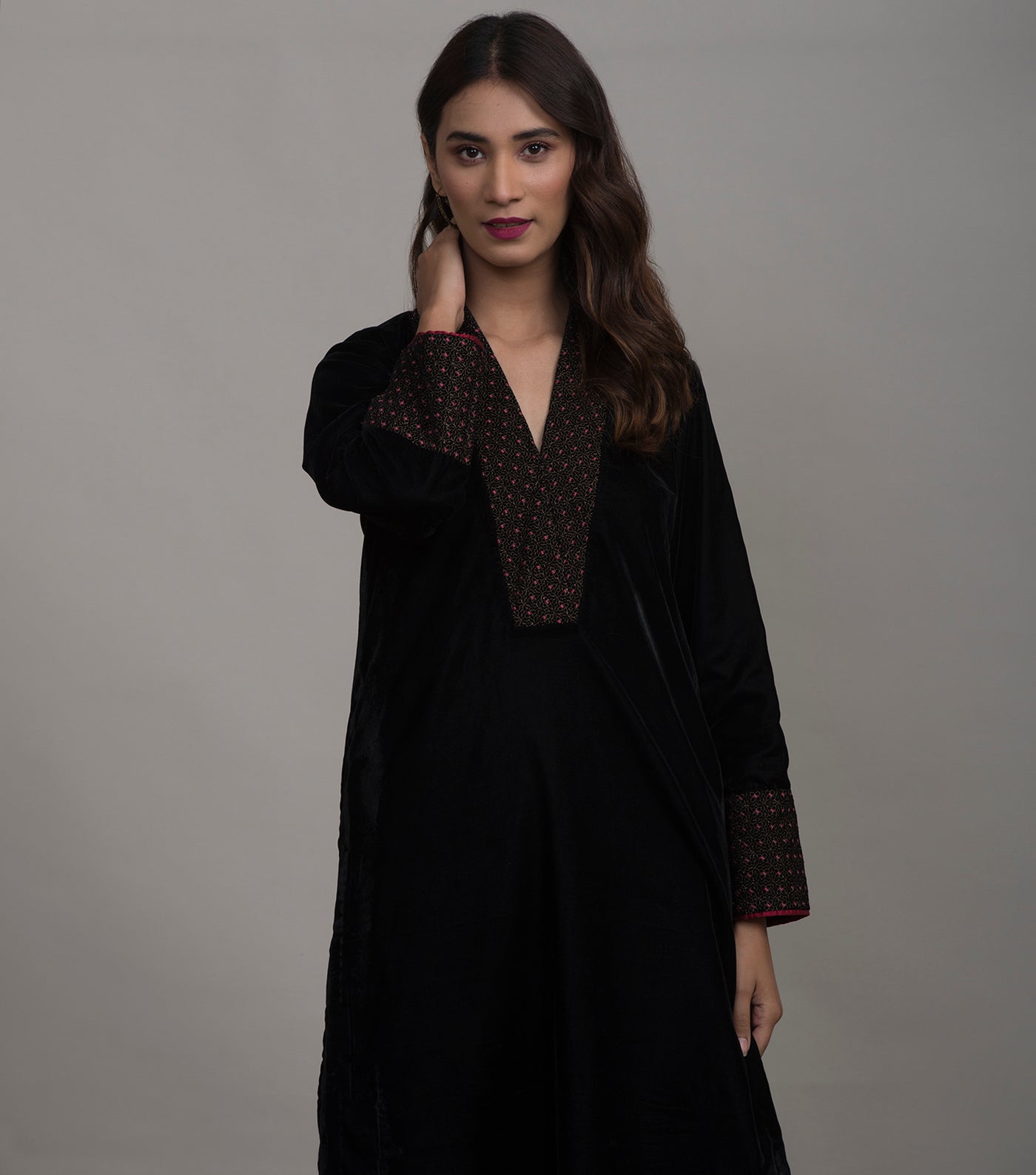 Black embroidered velvet kurta set