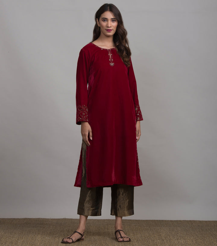 Red floral embroidered velvet kurta