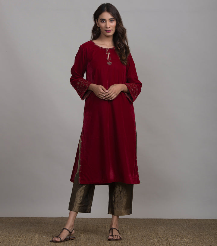 Red floral embroidered velvet kurta