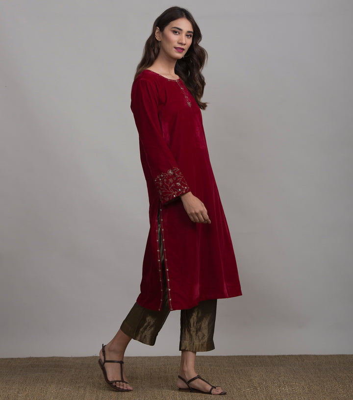 Red floral embroidered velvet kurta
