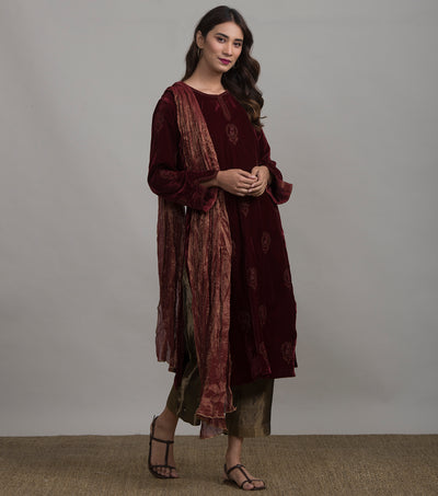 Maroon floral embroidered velvet kurta