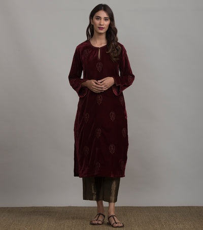 Maroon floral embroidered velvet kurta