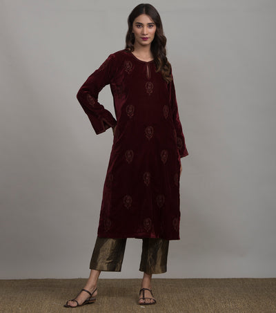 Maroon floral embroidered velvet kurta