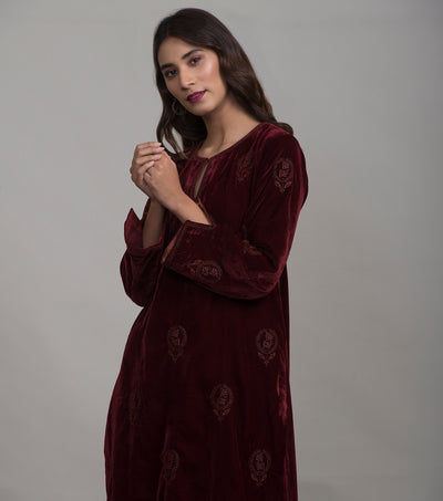 Maroon floral embroidered velvet kurta