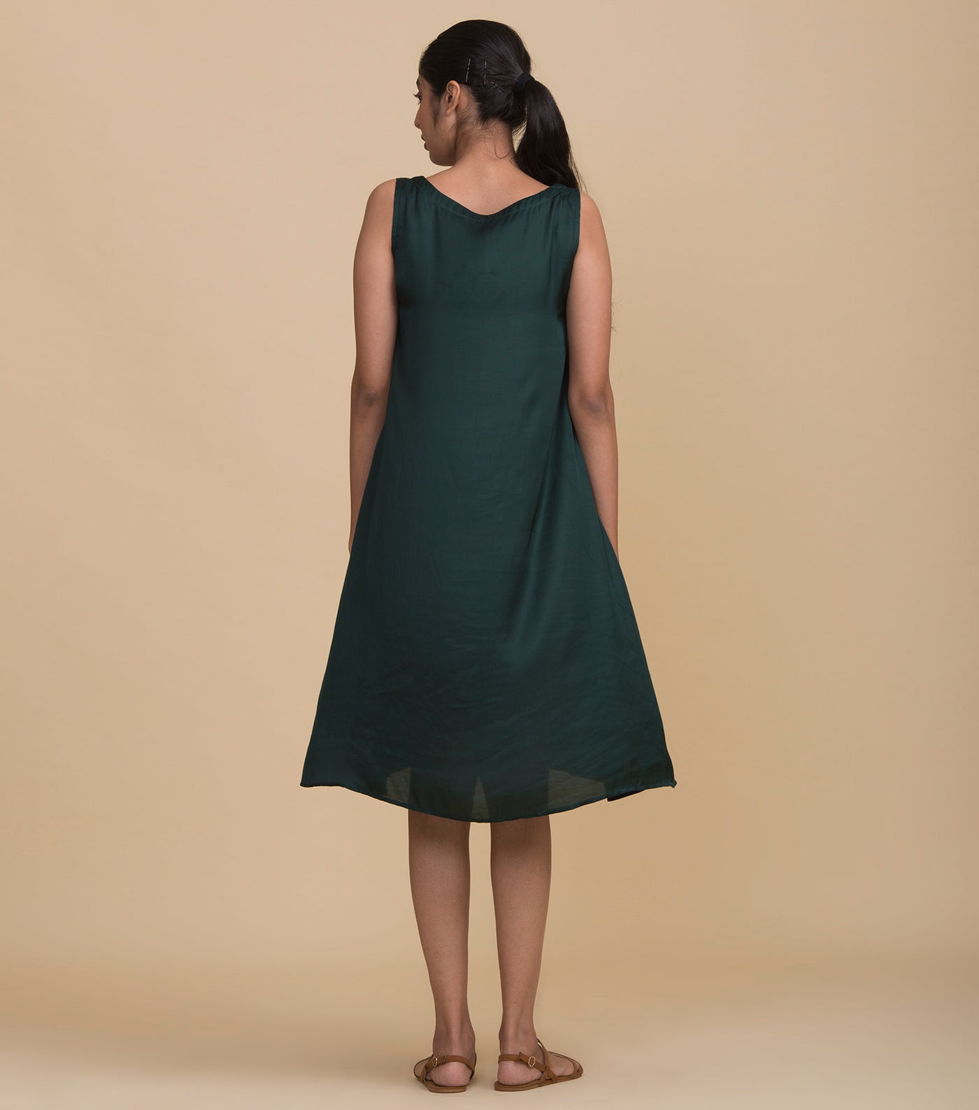 Emerald green chanderi cape set