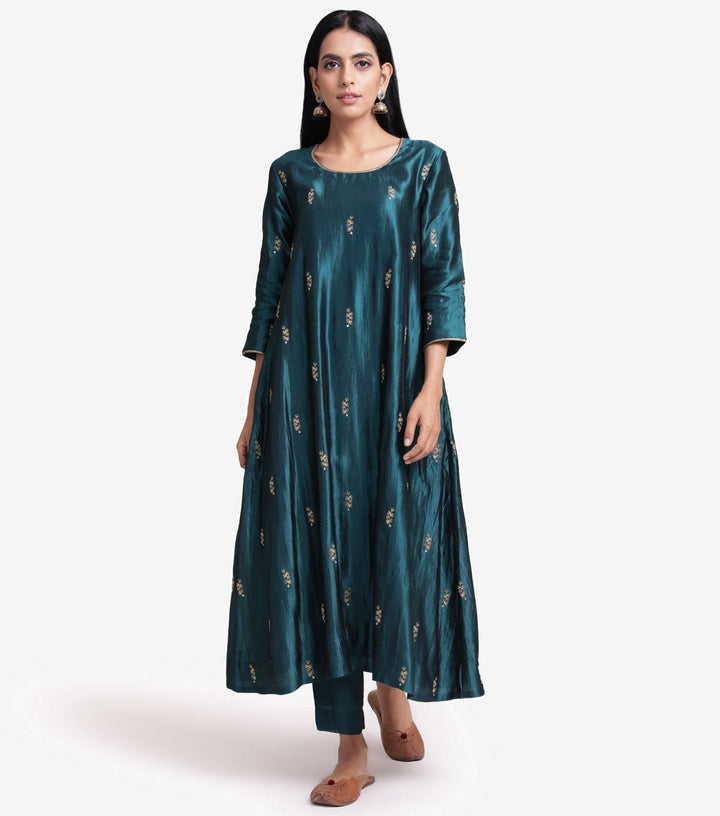 Emerald Green Embroidered Silk Kurta & Pants Set