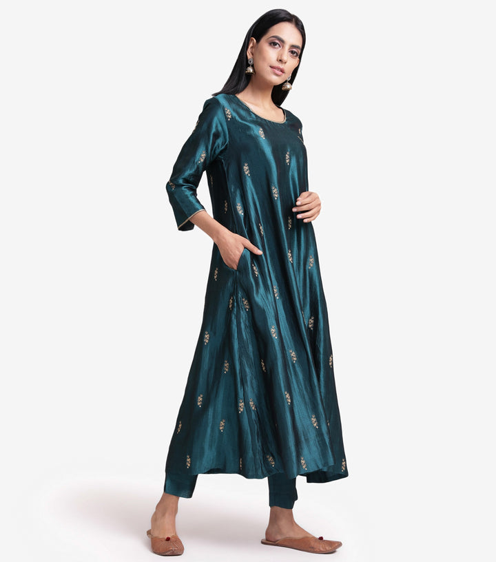Emerald Green Embroidered Silk Kurta & Pants Set