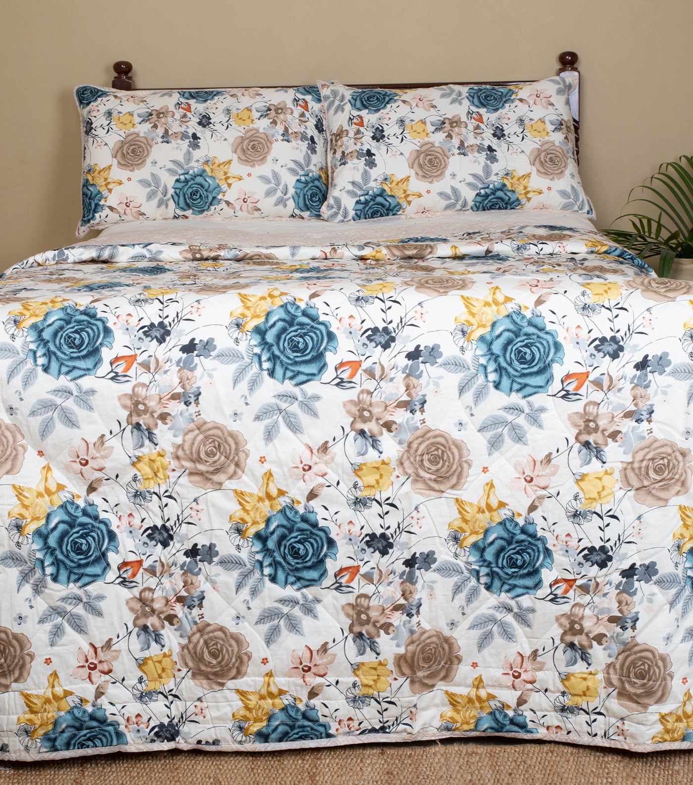 Multicolor Printed Cotton Quilt with Pillow Covers