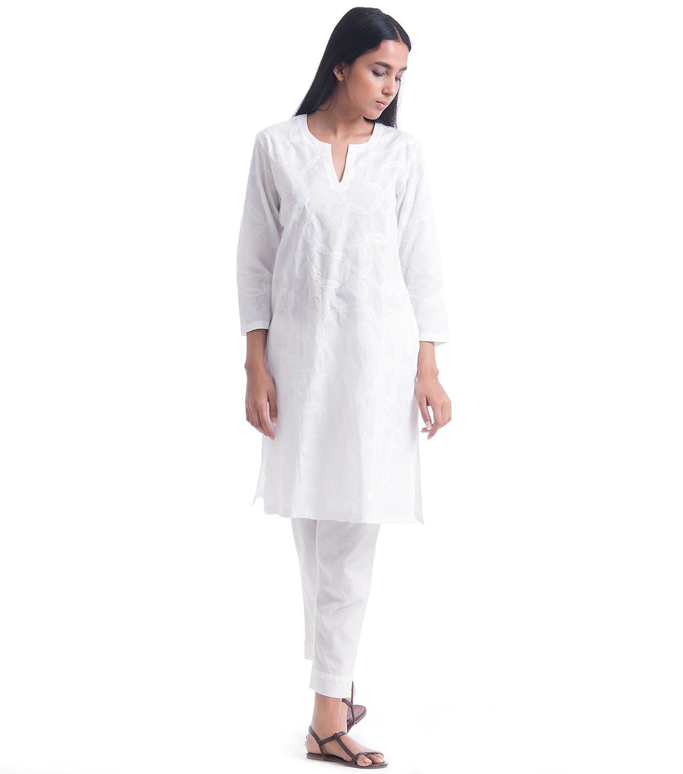 White Cotton Embroidered Kurta