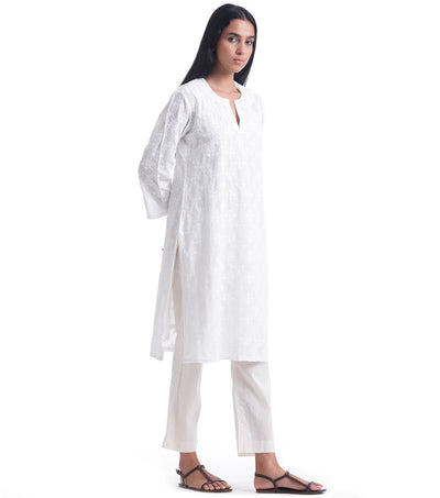 White Cotton Embroidered Kurta